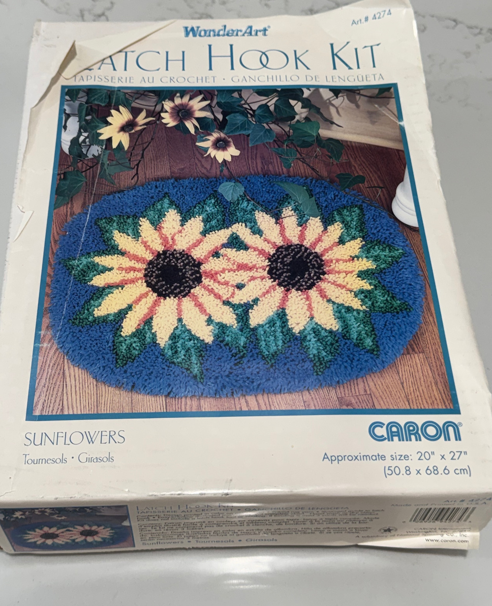 Vintage 90s Caron WonderArt Sunflower Latch Hook Rug Kit 4274 Complete 20x27 Y2K